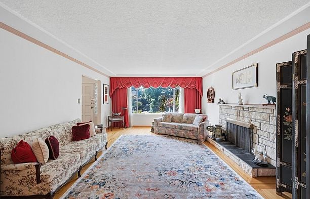 2727 W 36th Avenue MacKenzie Heights