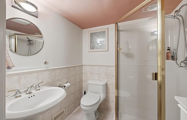 2727 W 36th Avenue MacKenzie Heights