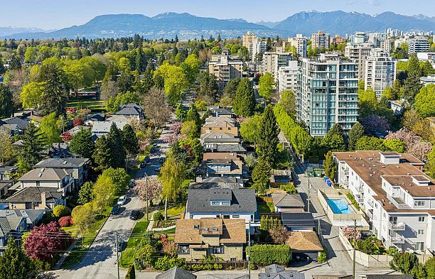 1 6040 Larch Street Kerrisdale