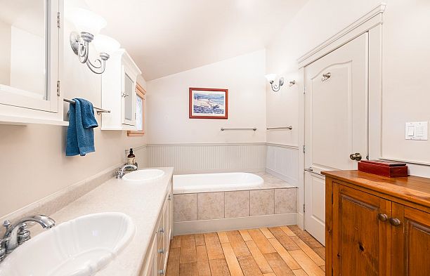 4337 W 15th Avenue Point Grey