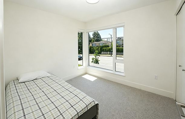 6840 Oak Street South Cambie