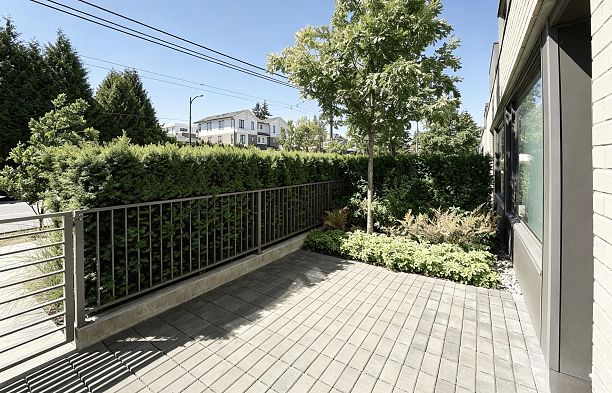 6840 Oak Street South Cambie