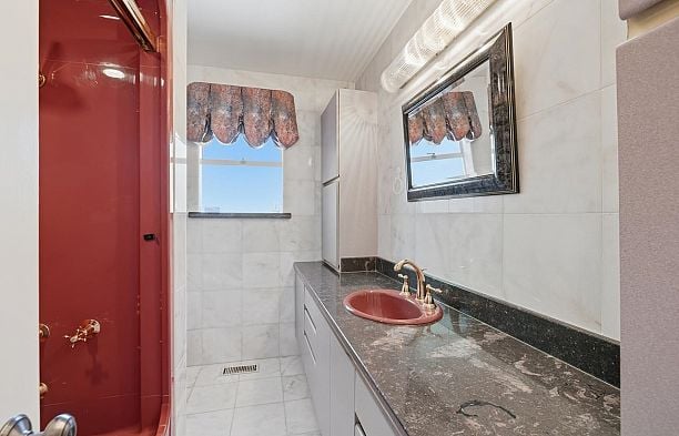 2727 W 36th Avenue MacKenzie Heights