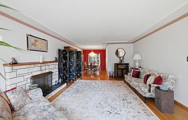 2727 W 36th Avenue MacKenzie Heights