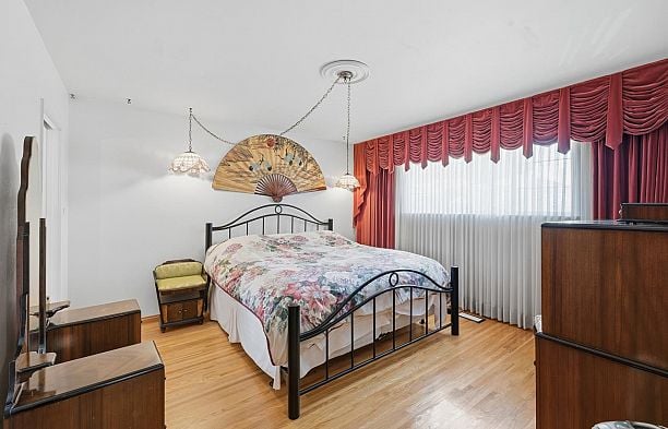 2727 W 36th Avenue MacKenzie Heights