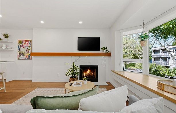207 1925 W 2nd Avenue Kitsilano