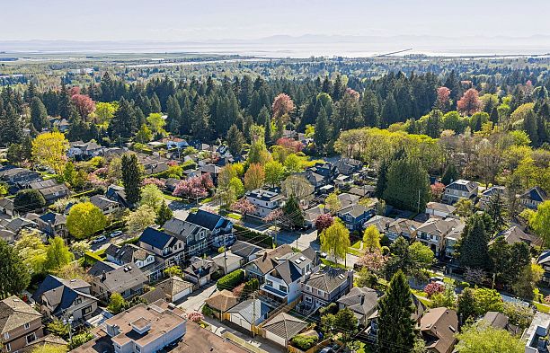 1 6040 Larch Street Kerrisdale