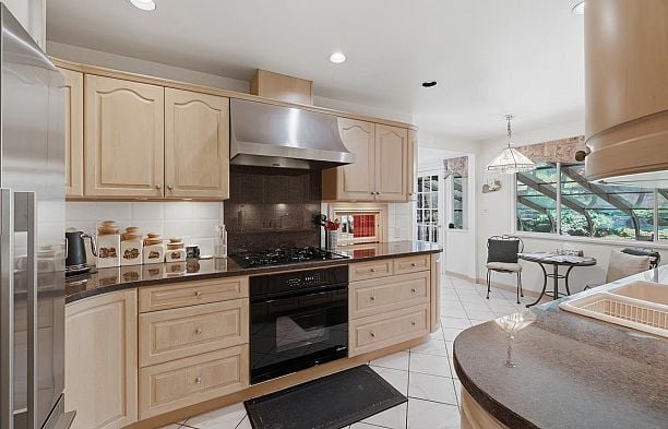 2727 W 36th Avenue MacKenzie Heights