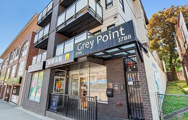 102 3788 W 10th Avenue Point Grey