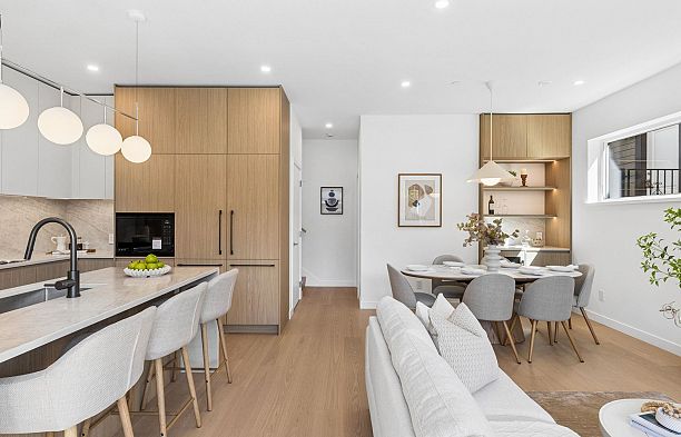 1 6040 Larch Street Kerrisdale