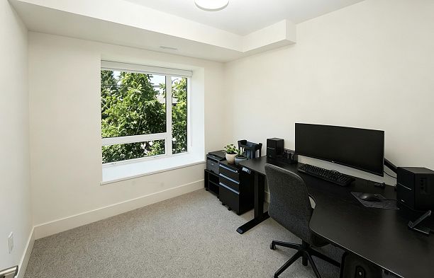 6840 Oak Street South Cambie