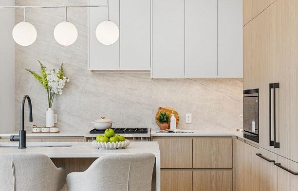 1 6040 Larch Street Kerrisdale