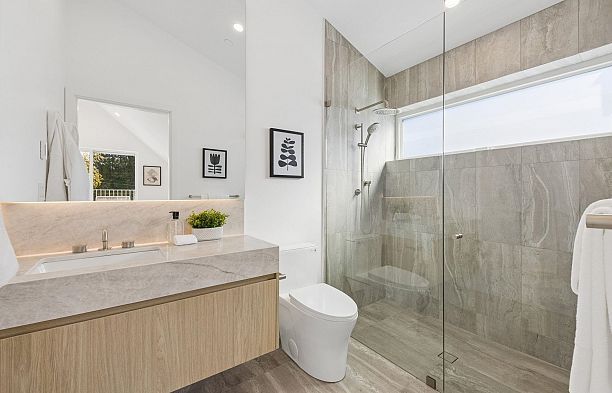 1 6040 Larch Street Kerrisdale