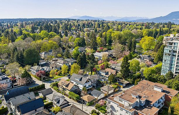 1 6040 Larch Street Kerrisdale