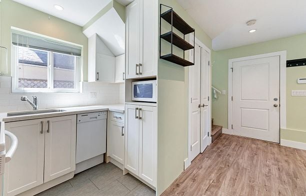2744 W 10th Avenue Kitsilano
