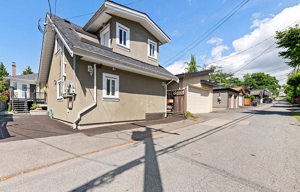 2744 W 10th Avenue Kitsilano