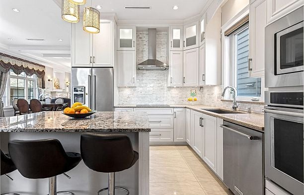 2989 W 32nd Avenue MacKenzie Heights