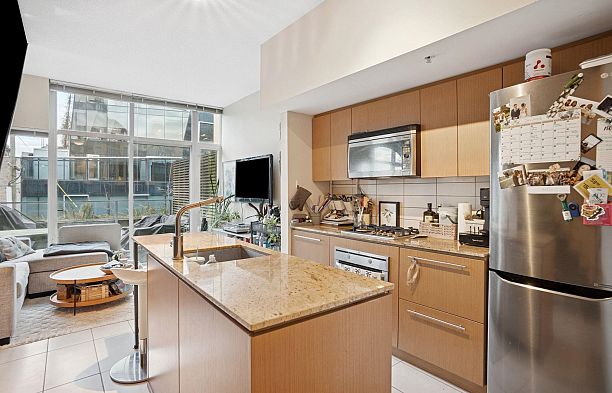205 522 8th Avenue Fairview VW