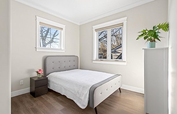 2989 W 32nd Avenue MacKenzie Heights