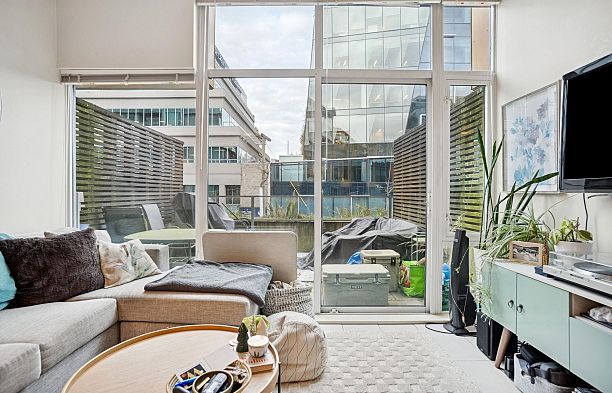 205 522 8th Avenue Fairview VW