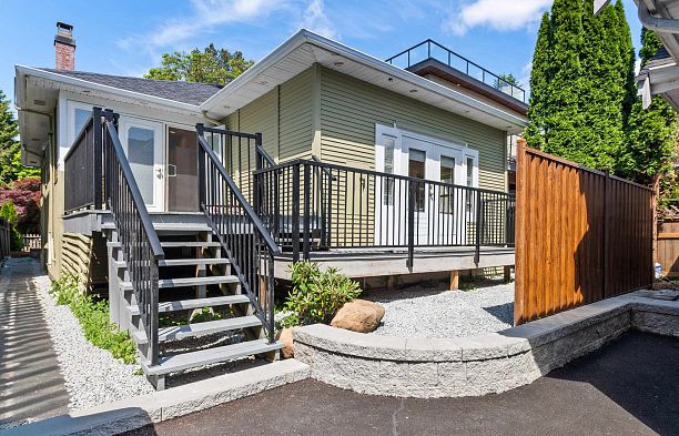 2744 W 10th Avenue Kitsilano