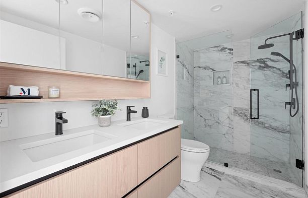 3 6768 Oak Street South Cambie