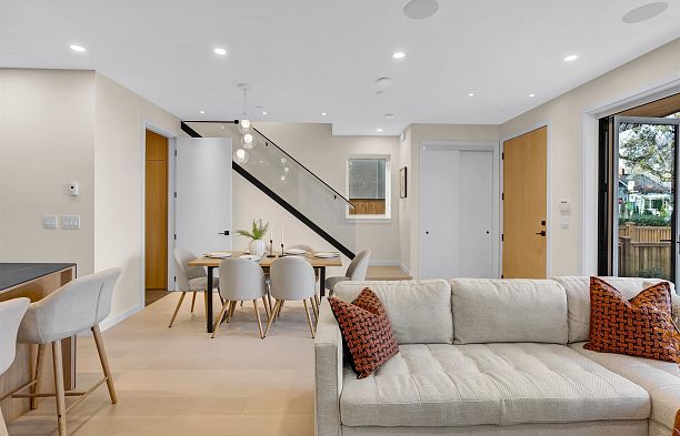 1 2764 W 14th Avenue Kitsilano