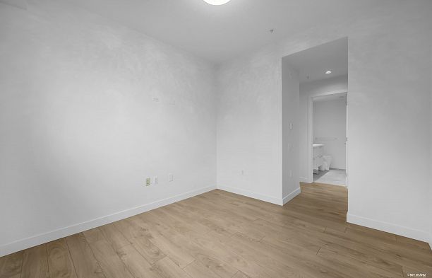 109 6677 Cambie Street South Cambie