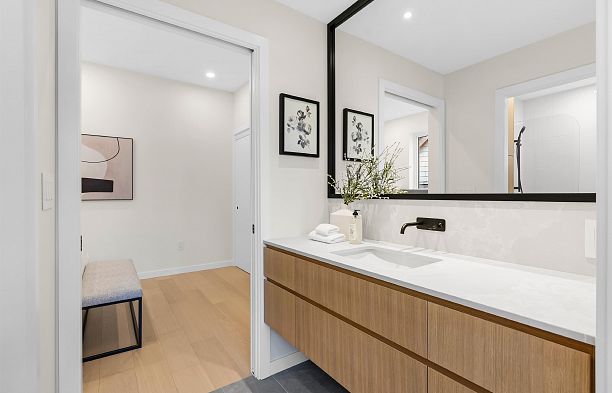 1 2764 W 14th Avenue Kitsilano