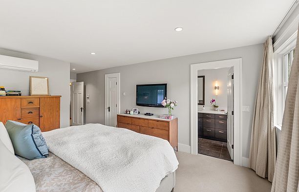 6555 Laburnum Street Kerrisdale