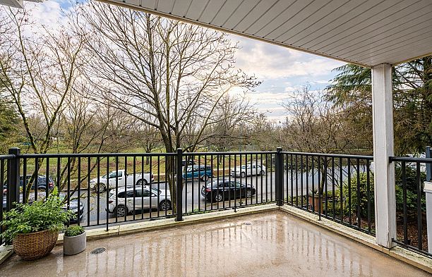 6 6262 Ash Street Oakridge VW