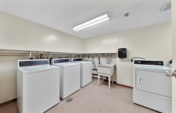 104 1551 W 11th Avenue Fairview VW