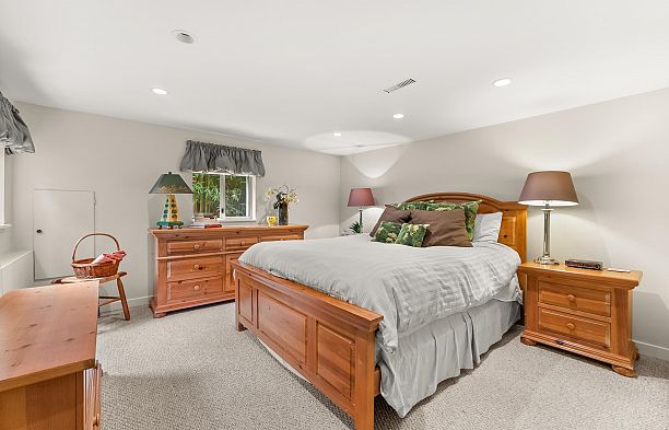 6555 Laburnum Street Kerrisdale