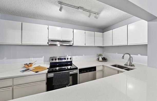 104 1551 W 11th Avenue Fairview VW