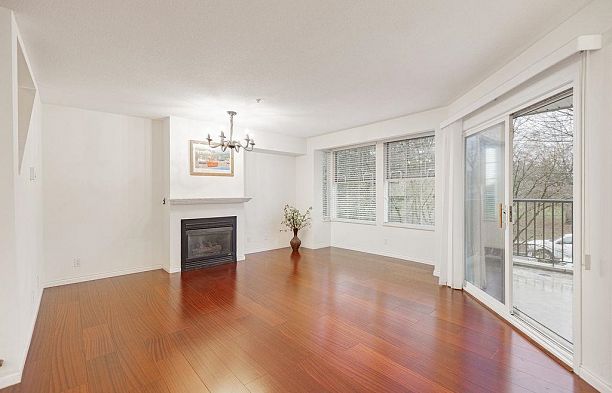 6 6262 Ash Street Oakridge VW