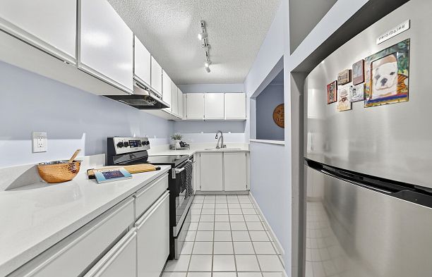 104 1551 W 11th Avenue Fairview VW