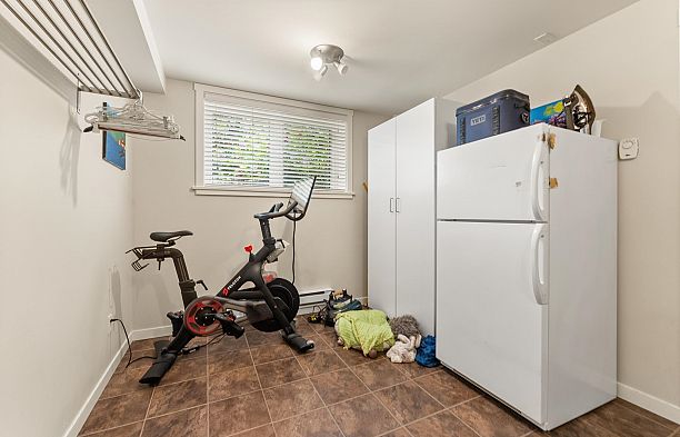 6555 Laburnum Street Kerrisdale