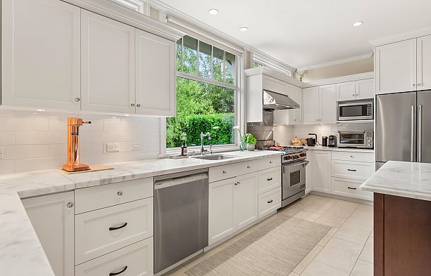 6555 Laburnum Street Kerrisdale
