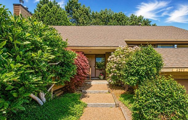 4271 Staulo Crescent University VW
