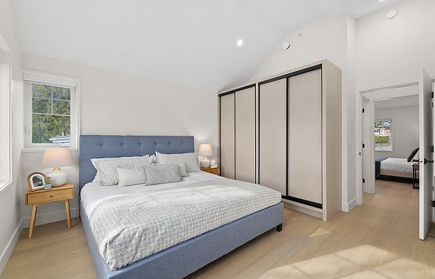 2438 W 49th Avenue S.W. Marine