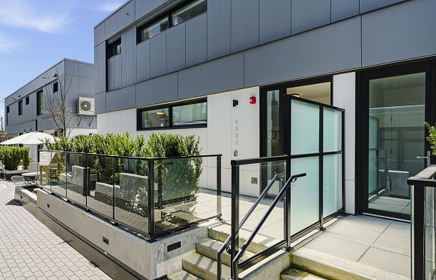 6833 Cambie Street South Cambie