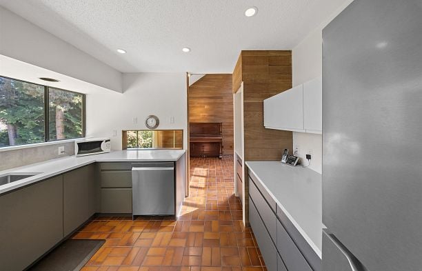 4271 Staulo Crescent University VW
