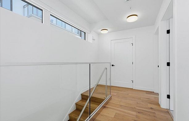 6833 Cambie Street South Cambie