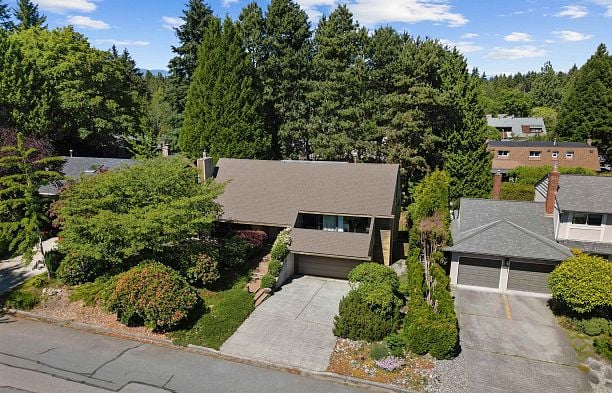 4271 Staulo Crescent University VW