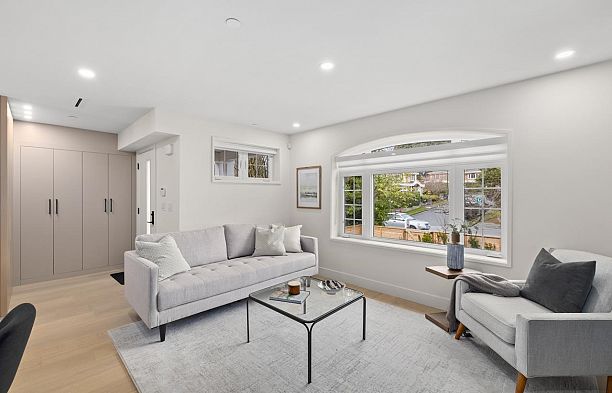 2438 W 49th Avenue S.W. Marine