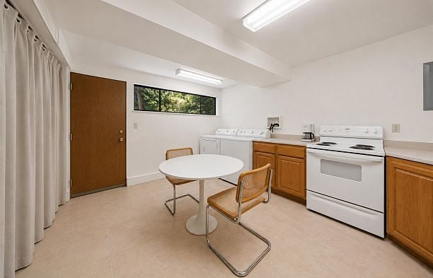 4271 Staulo Crescent University VW