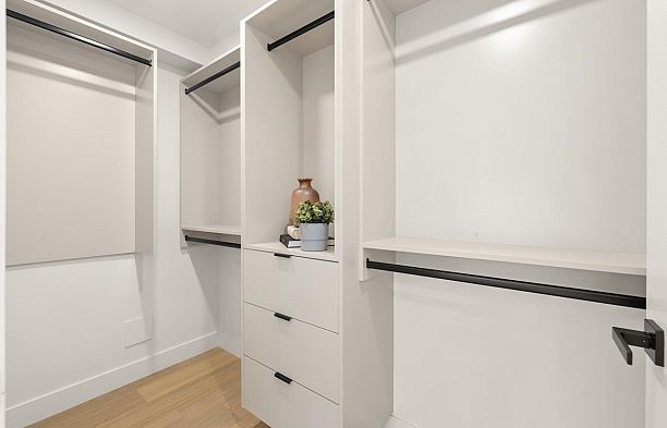 2438 W 49th Avenue S.W. Marine