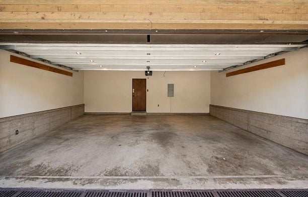 4271 Staulo Crescent University VW