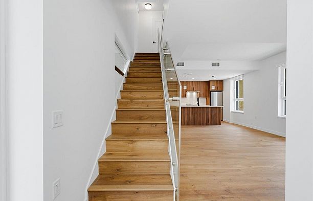 6833 Cambie Street South Cambie