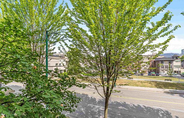 214 750 W 12th Avenue Fairview VW